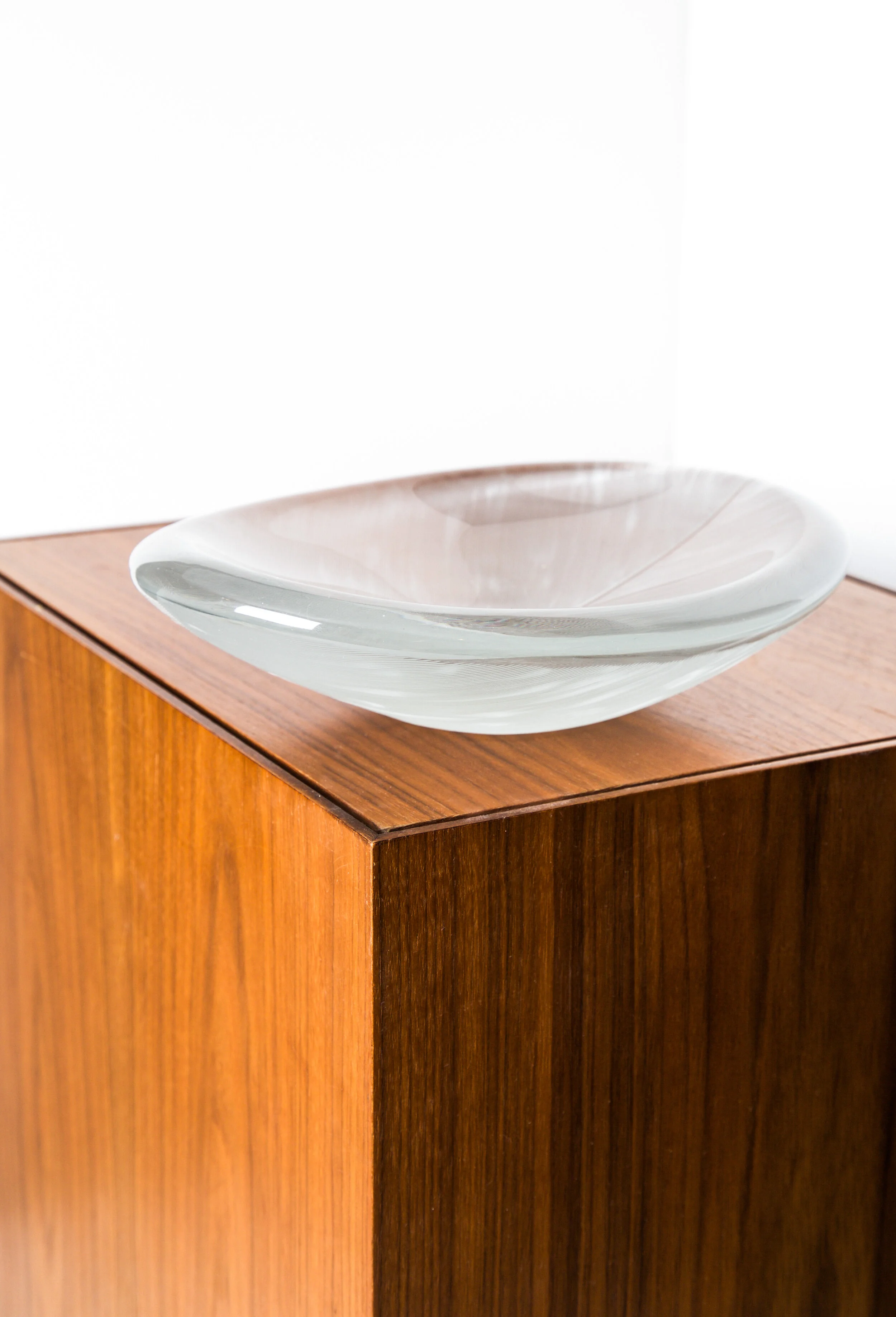 ラージベース｜ tapio wirkkala Arcadia Tapio Wirkkala Glass Leaf Dish Model No 3337 Iittala Finland circa
